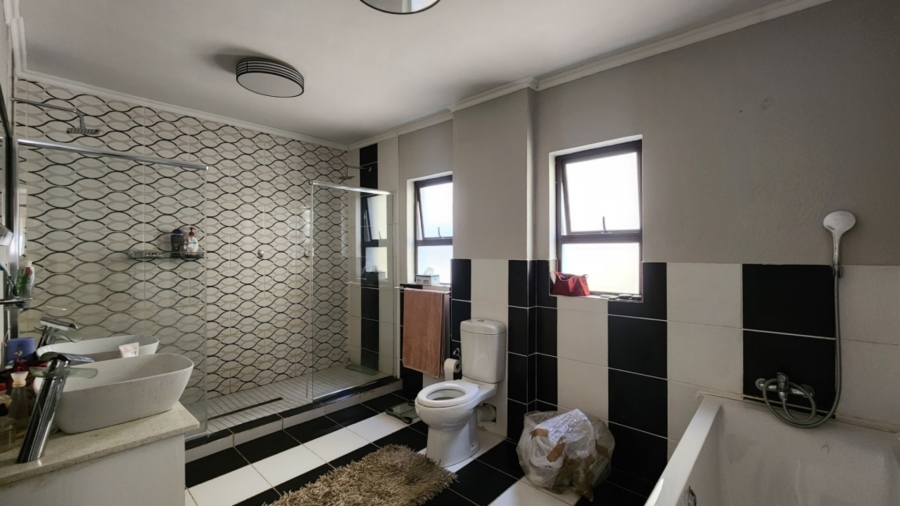 To Let 4 Bedroom Property for Rent in Broederstroom North West